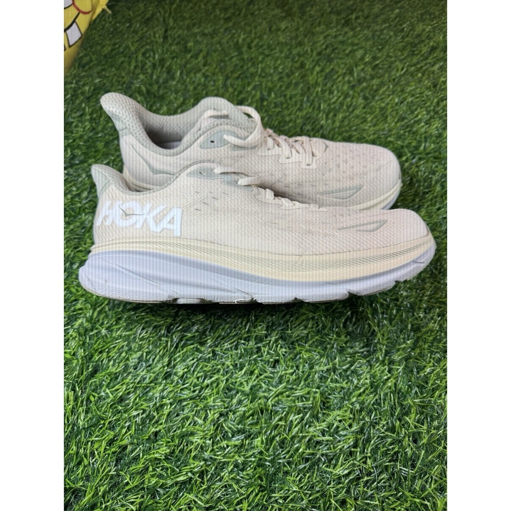 Hoka One one Clifton 9 Men's 11.5 2E Wide Beige Running Walking Shoes Sneakers
